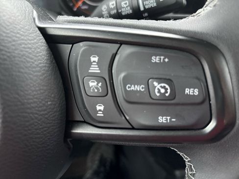 Used 2025 Jeep Wrangler Unlimited Sport AWD/4WD image 12