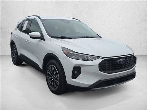 Used 2023 Ford Escape SE FWD image 3