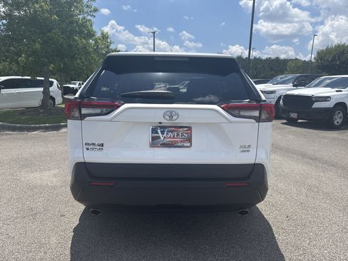 Used 2024 Toyota RAV4 XLE AWD/4WD image 6