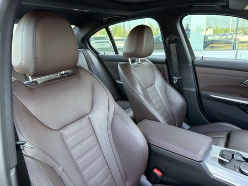 Used 2022 BMW 330i Sedan w/ Premium Package 2 RWD image 19