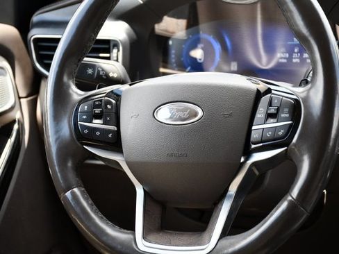 Used 2021 Ford Explorer Platinum w/ Equipment Group 601A AWD/4WD image 25