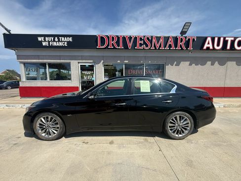Used 2018 INFINITI Q50 Luxe w/ Essential Package (3.0T Luxe) AWD/4WD image 8