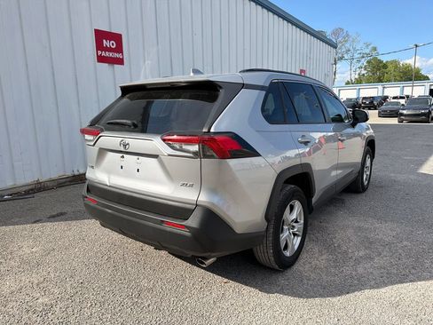 Used 2021 Toyota RAV4 XLE FWD image 8