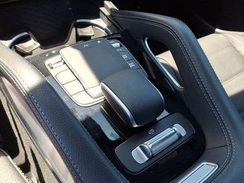 Used 2025 Mercedes-Benz GLS 450 4MATIC image 27