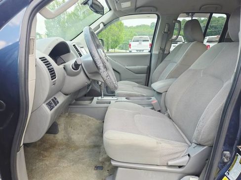 Used 2015 Nissan Frontier SV w/ SV Value Truck Package RWD image 10