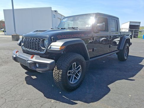 Used 2026 Jeep Gladiator Mojave AWD/4WD image 3