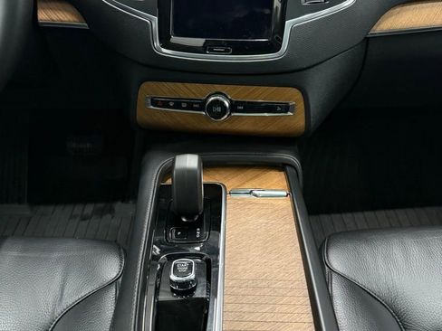 Used 2024 Volvo XC90 T8 Core image 24