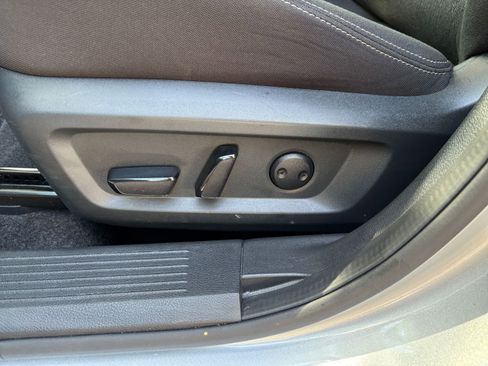 Used 2025 Nissan Rogue SV image 22