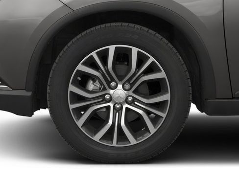 Used 2018 Mitsubishi Outlander SEL image 11