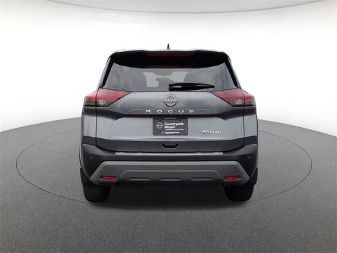 Used 2023 Nissan Rogue SV w/ SV Premium Package image 6