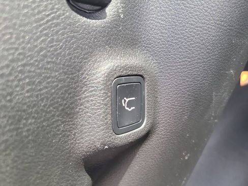 Used 2025 Jeep Compass Limited w/ High Altitude Package image 9