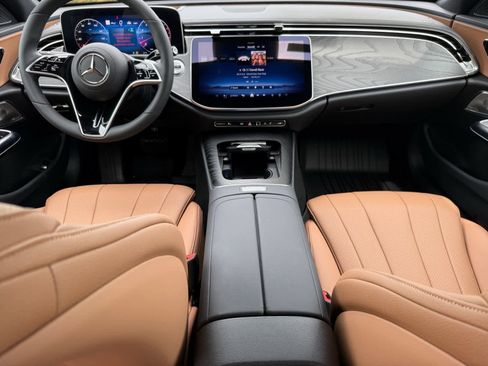 New 2026 Mercedes-Benz E 450 4MATIC Sedan image 13
