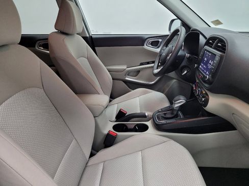 Used 2025 Kia Soul LX image 21