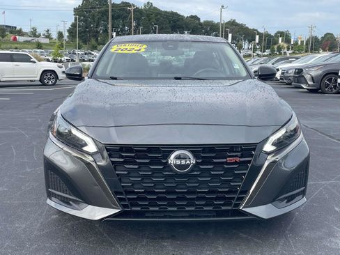 Used 2024 Nissan Altima 2.5 SR FWD image 2