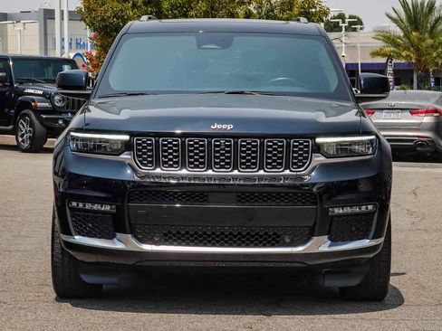 Certified 2021 Jeep Grand Cherokee L Summit w/ Luxury Tech Group V image 2