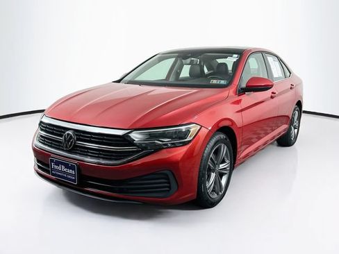 Certified 2023 Volkswagen Jetta SE w/ Panoramic Sunroof Package FWD image 4