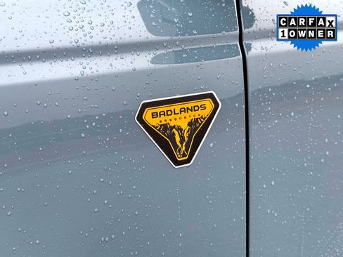 Used 2021 Ford Bronco Badlands image 3