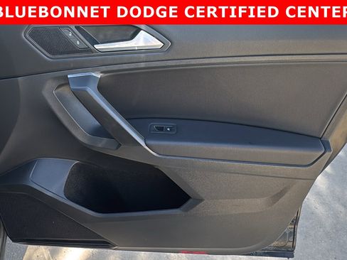 Used 2021 Volkswagen Tiguan SE R-Line image 30