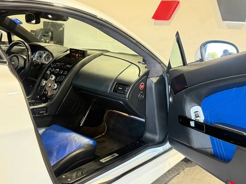 Used 2016 Aston Martin V8 Vantage S RWD image 16