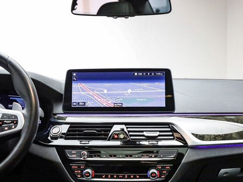 Used 2023 BMW 530e w/ Executive Package image 15