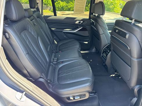 Used 2023 BMW X7 xDrive40i AWD/4WD image 15