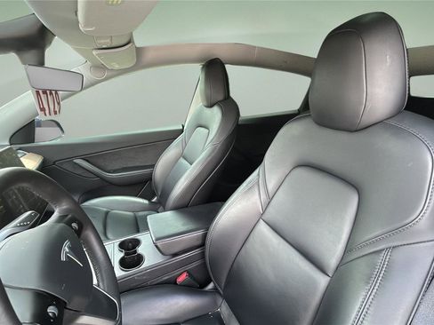 Used 2021 Tesla Model Y Long Range image 10