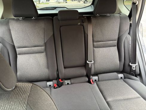 Used 2025 Nissan Rogue SV FWD image 33