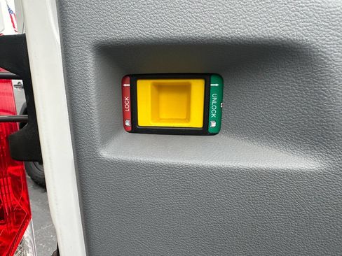 Used 2017 Ford Transit 150 XL image 18