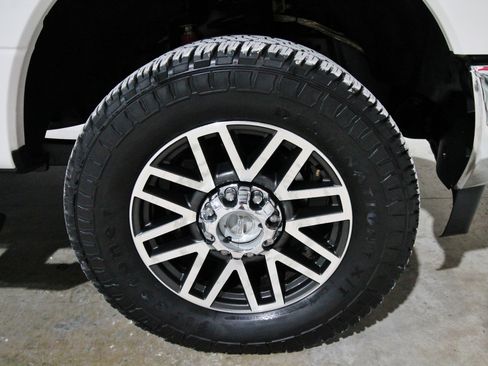 Used 2017 Ford F350 Lariat w/ Lariat Ultimate Package image 17