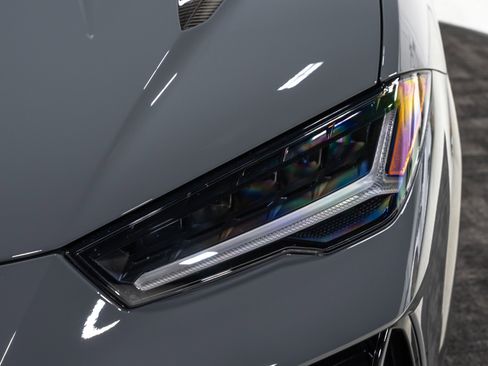 Used 2024 Lamborghini Urus Performante AWD/4WD image 21