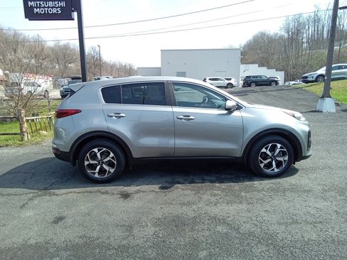 Used 2020 Kia Sportage LX image 3