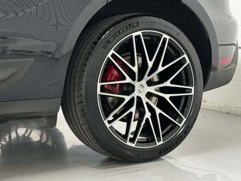 Used 2022 Porsche Macan S AWD/4WD image 96