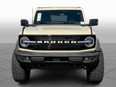 Used 2025 Ford Bronco Outer Banks AWD/4WD image 3