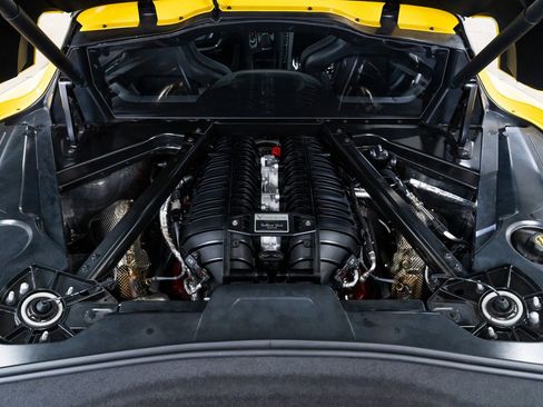 Used 2025 Chevrolet Corvette Z06 image 9