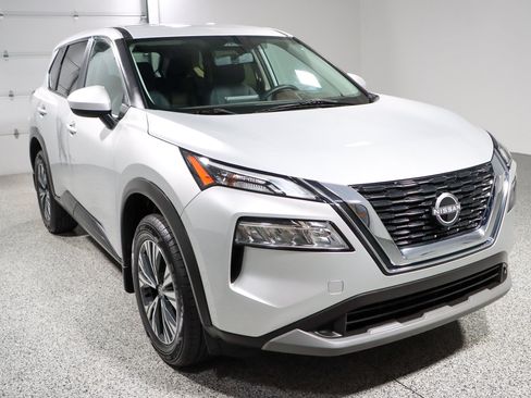 Used 2023 Nissan Rogue SV FWD image 5