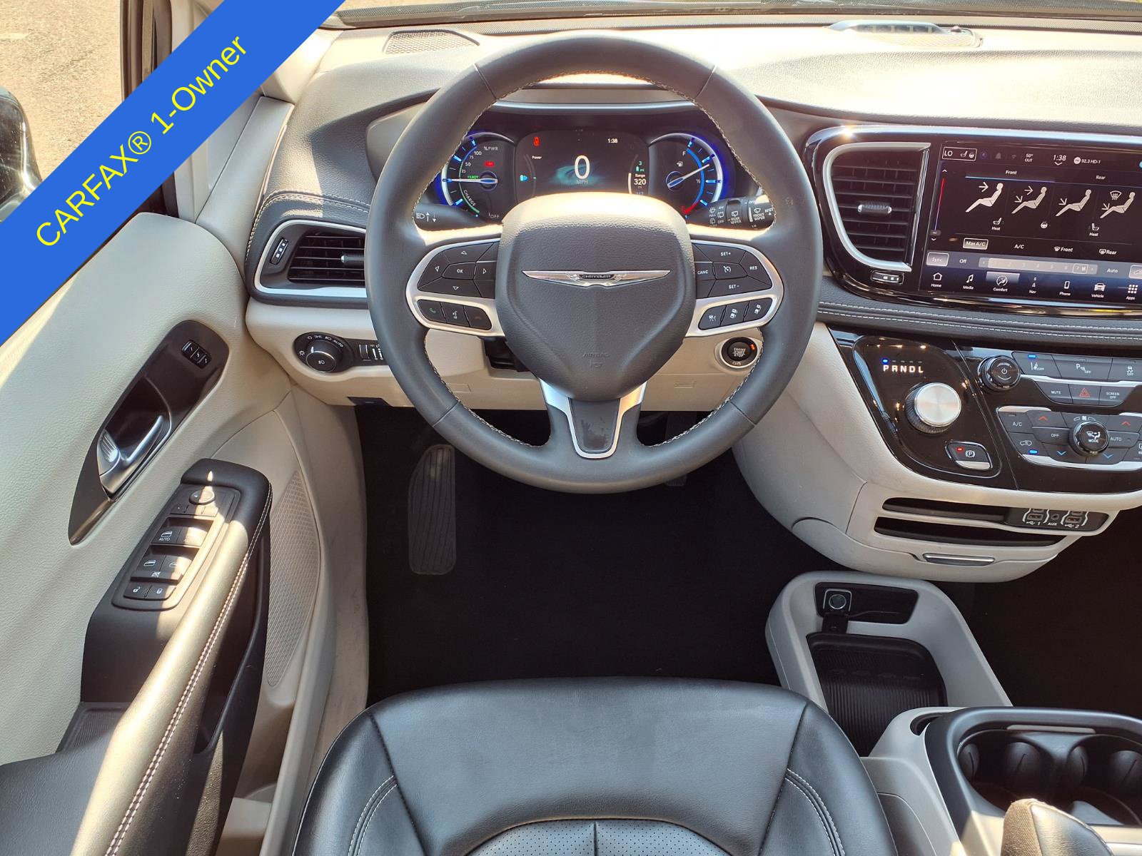 Used 2024 Chrysler Pacifica Limited FWD image 16