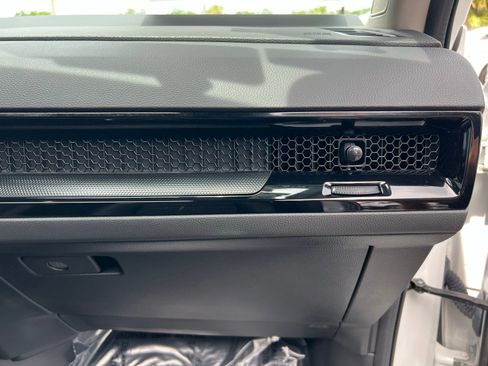 Used 2024 Honda CR-V EX-L image 59