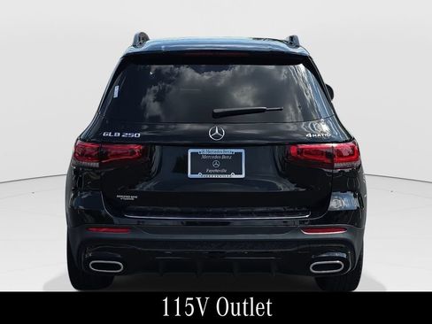 Used 2022 Mercedes-Benz GLB 250 4MATIC image 7