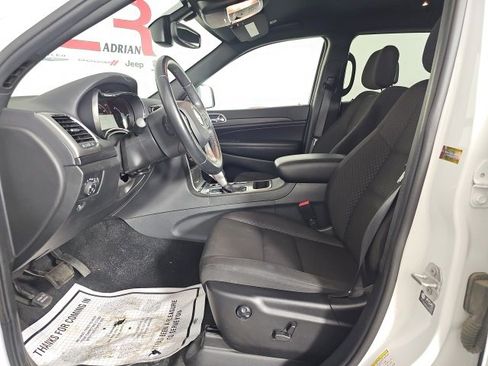 Certified 2022 Jeep Grand Cherokee Laredo E w/ Security & Convenience Group image 9