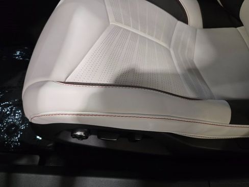 Used 2023 Chevrolet Corvette Stingray Premium Cpe w/ Z51 Performance Package image 28