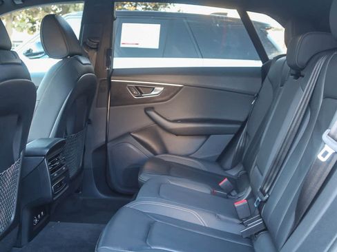 Used 2019 Audi Q8 Premium w/ Convenience Package image 21