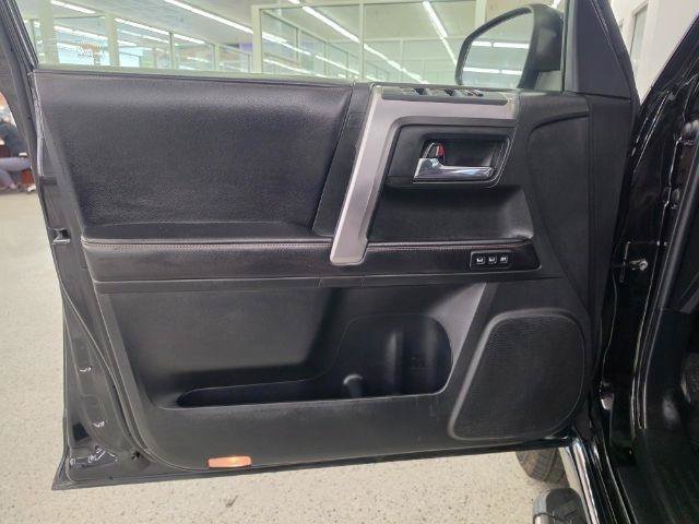 Used 2017 Toyota 4Runner Limited AWD/4WD image 28