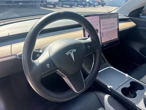 Used 2021 Tesla Model 3 Standard Range Plus RWD image 10