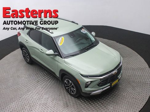 Used 2026 Chevrolet TrailBlazer LT w/ Driver Confidence Package image 3