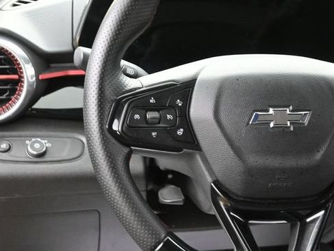 Used 2025 Chevrolet Trax RS w/ Driver Confidence Package FWD image 27