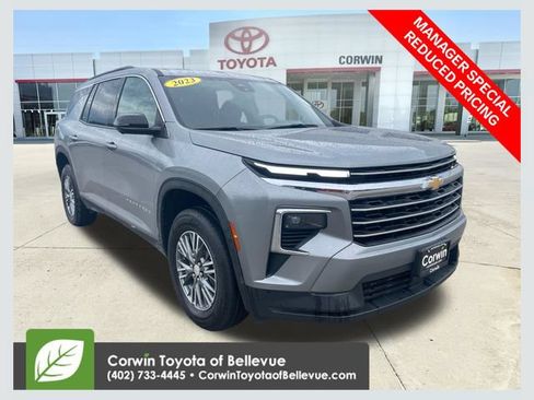 Used 2024 Chevrolet Traverse LT AWD/4WD image 1