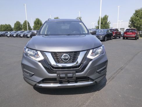 Used 2018 Nissan Rogue SV w/ Premium Package AWD/4WD image 3