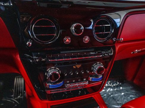 Used 2023 Rolls-Royce Phantom Sedan image 62