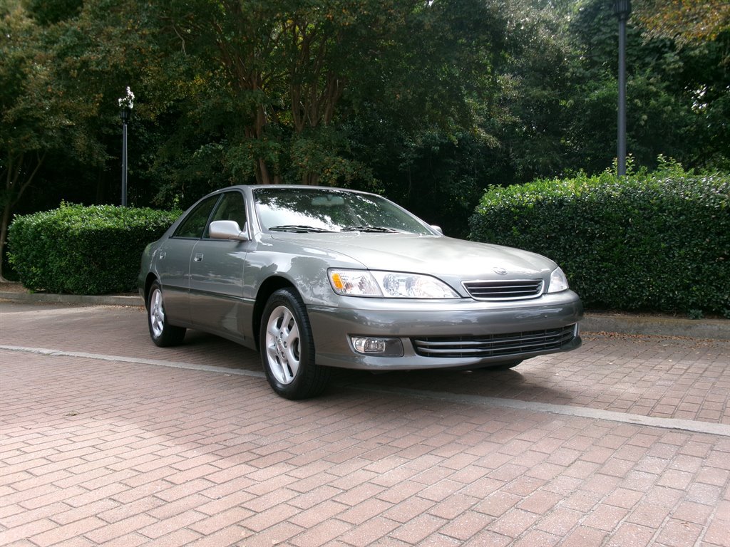Used 2001 Lexus ES 330 w/ Lexus Value Pkg FWD image 3