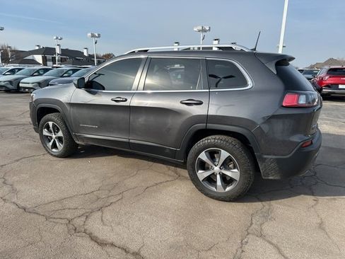 Used 2019 Jeep Cherokee Limited image 14